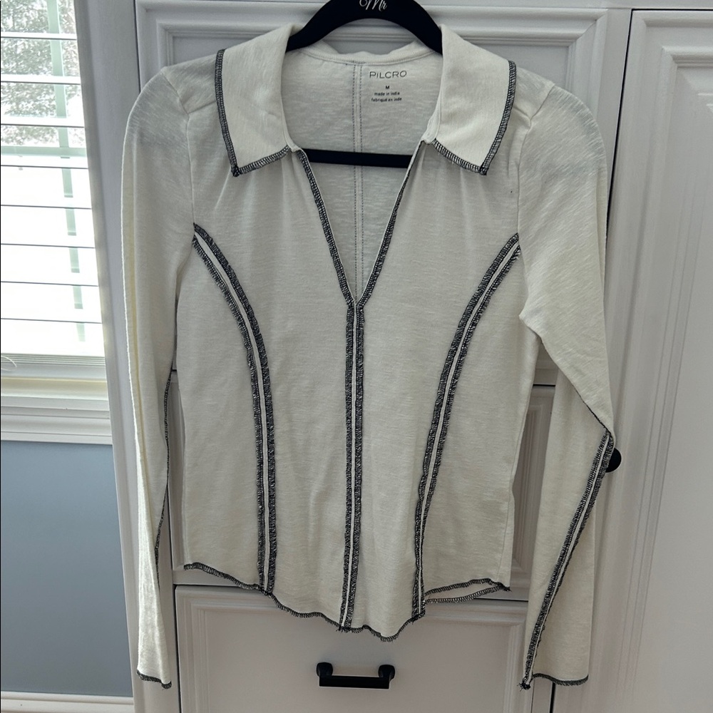 Pilcro Anthropology Women's Cream and Black long sleeve V neck Shirt